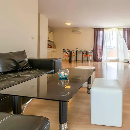 Stylish 2bedroom With Big Terrace Tb